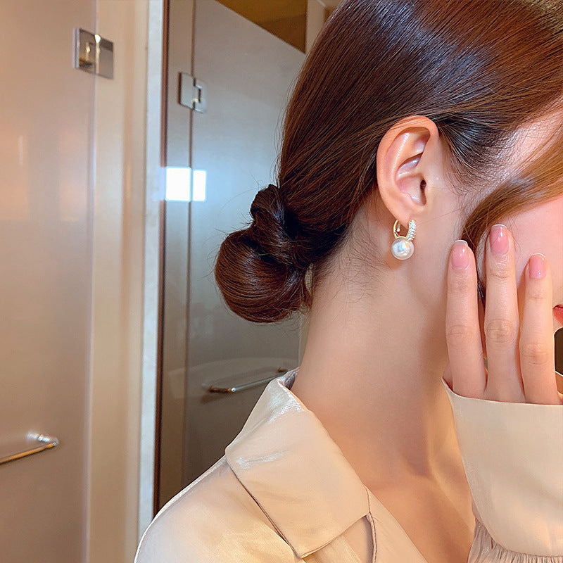 Women's Summer Fashion Pearl Earrings